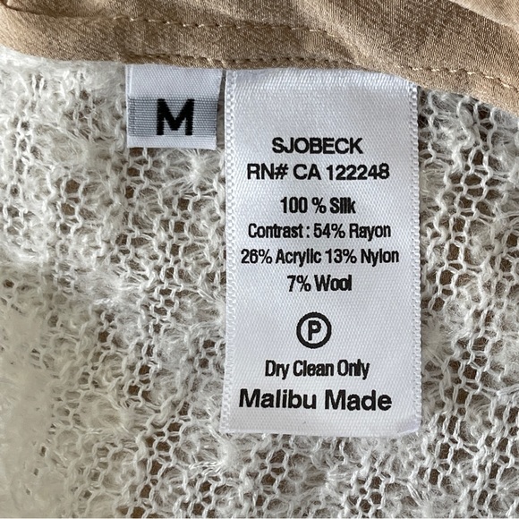 NEW Sjobeck Sand Tan AMAL Long Sleeve Keyhole Blouse with Split Back - Picture 11 of 12